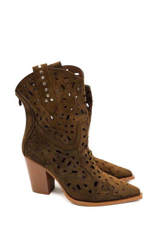 Gaia Shoes Frida Stivaletti texani scamosciati con design traforato e borchie