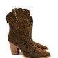 Gaia Shoes Frida Stivaletti texani scamosciati con design traforato e borchie