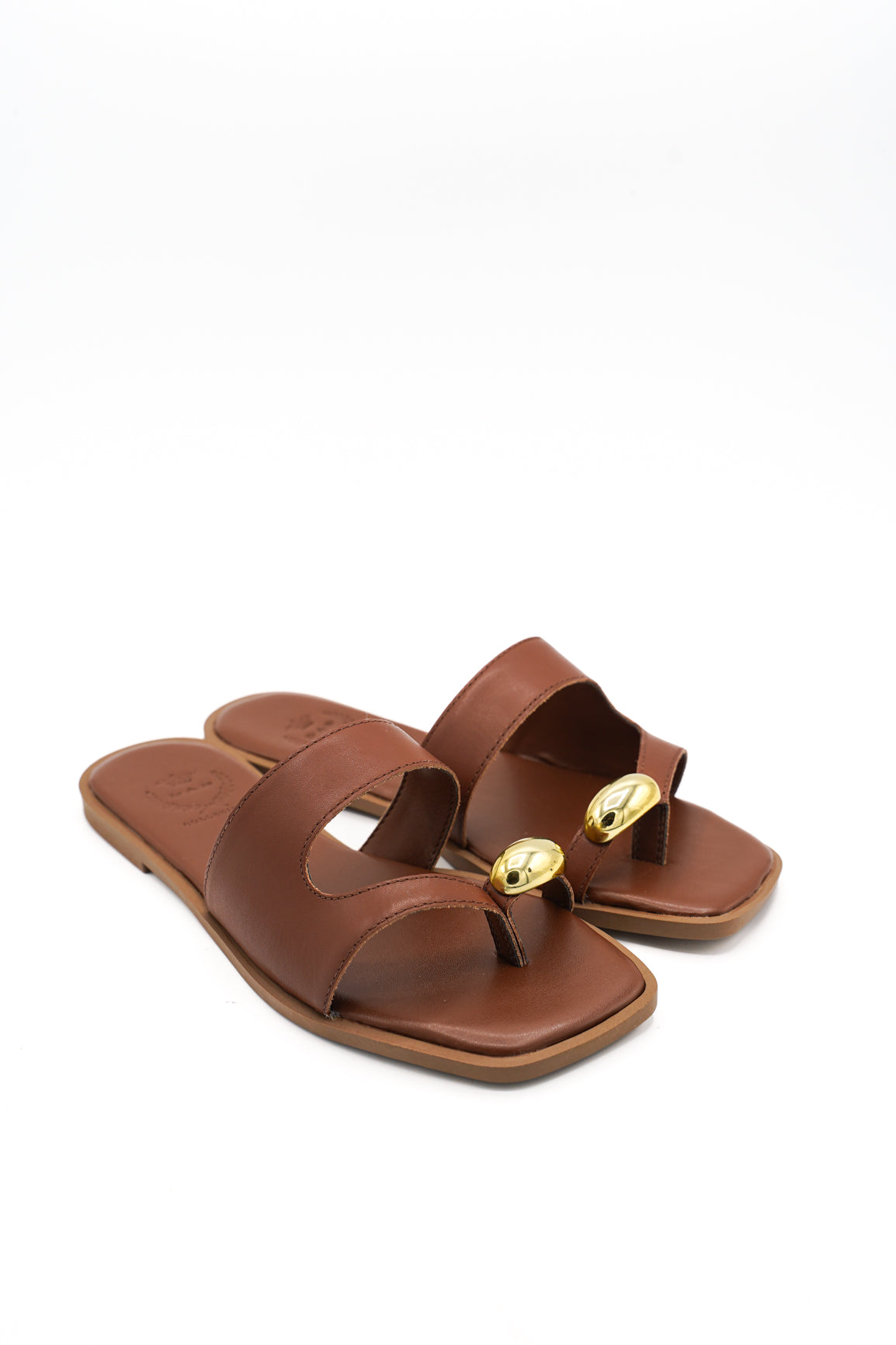 Gaia Shoes 1566021 Sandali flat con fascia e passante con dettaglio metallico