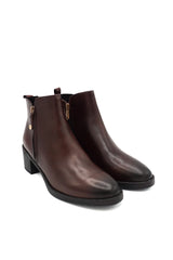 Scarpissime 25323 stivaletti dal design classico ed elegante