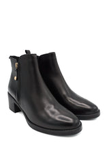 Scarpissime 25323 stivaletti dal design classico ed elegante