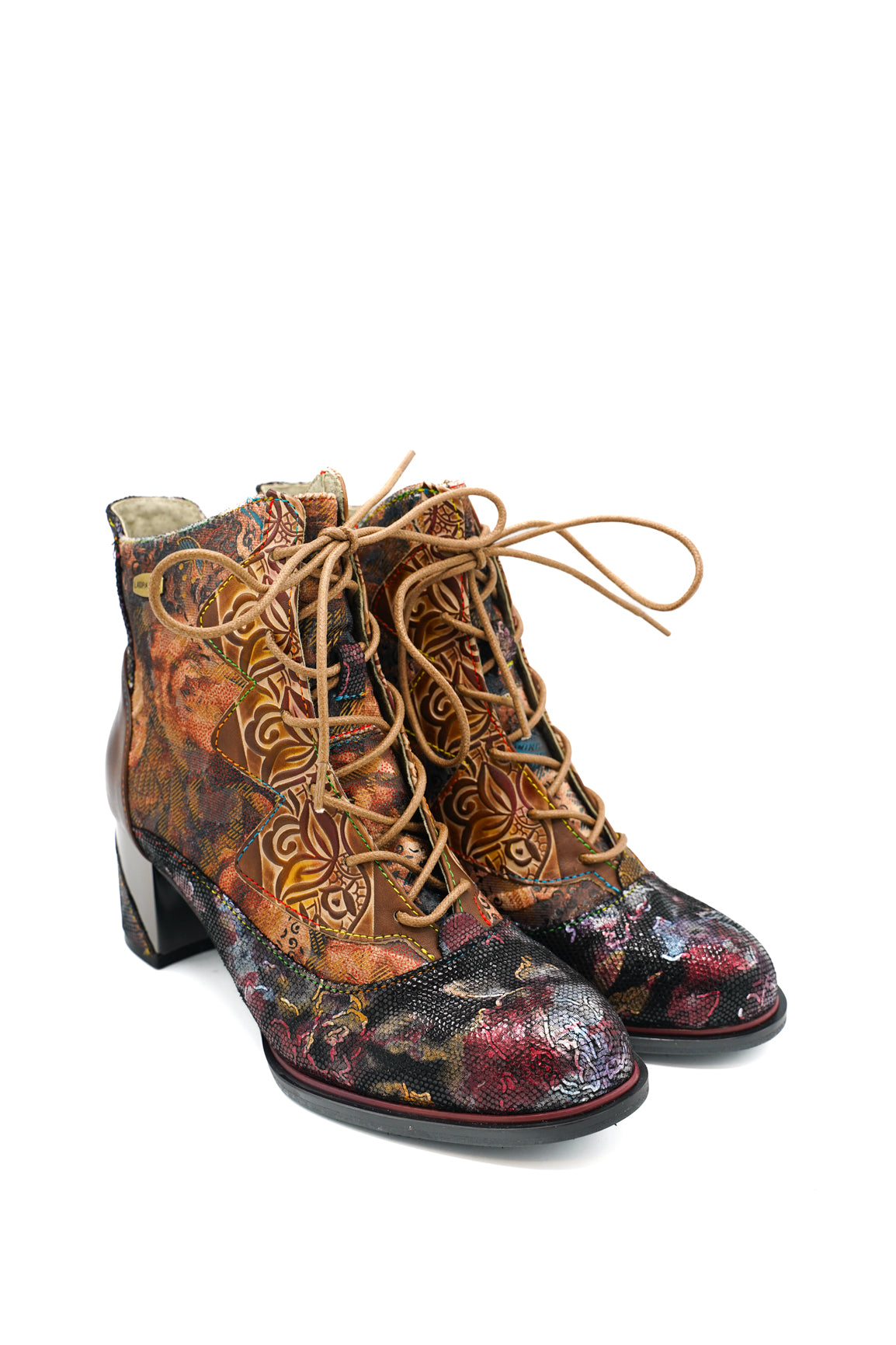 Laura Vita Stivaletti Emmyo 04