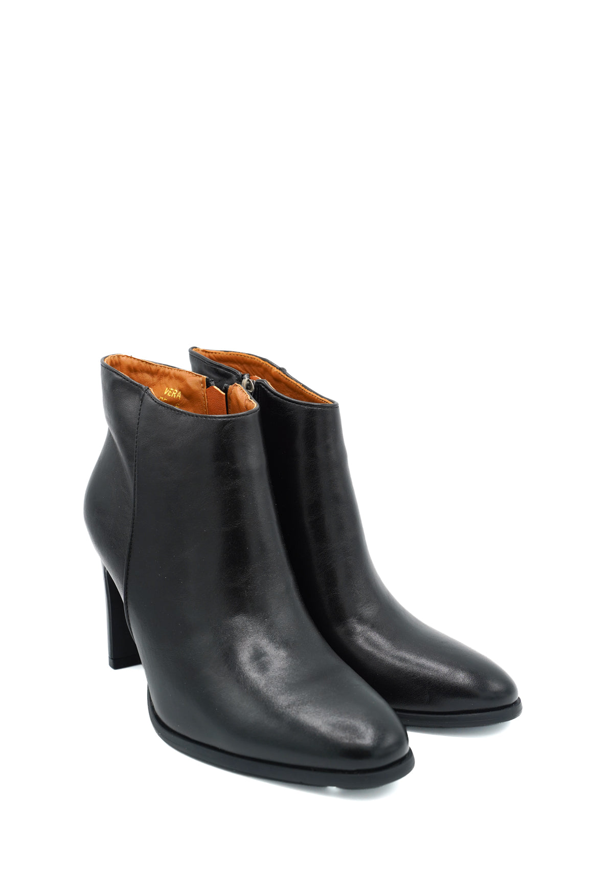 Gaia Shoes Simona Tronchetti linea classica e tacco medio-alto