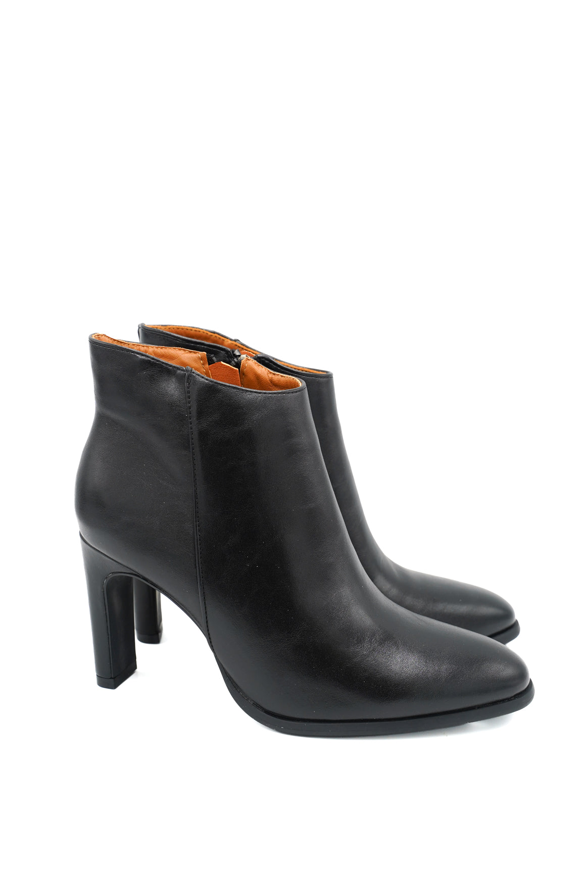 Gaia Shoes Simona Tronchetti linea classica e tacco medio-alto