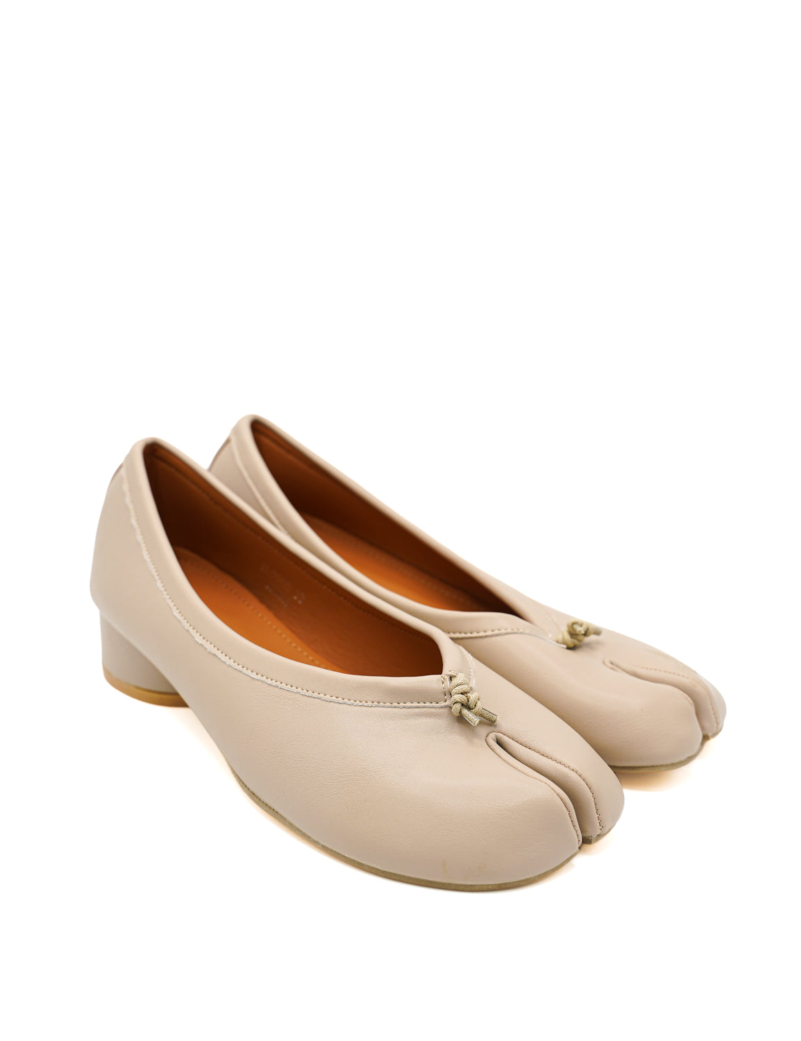 Gaia Shoes Rosaria Ballerine con punta divisa e tacco cilindrico basso