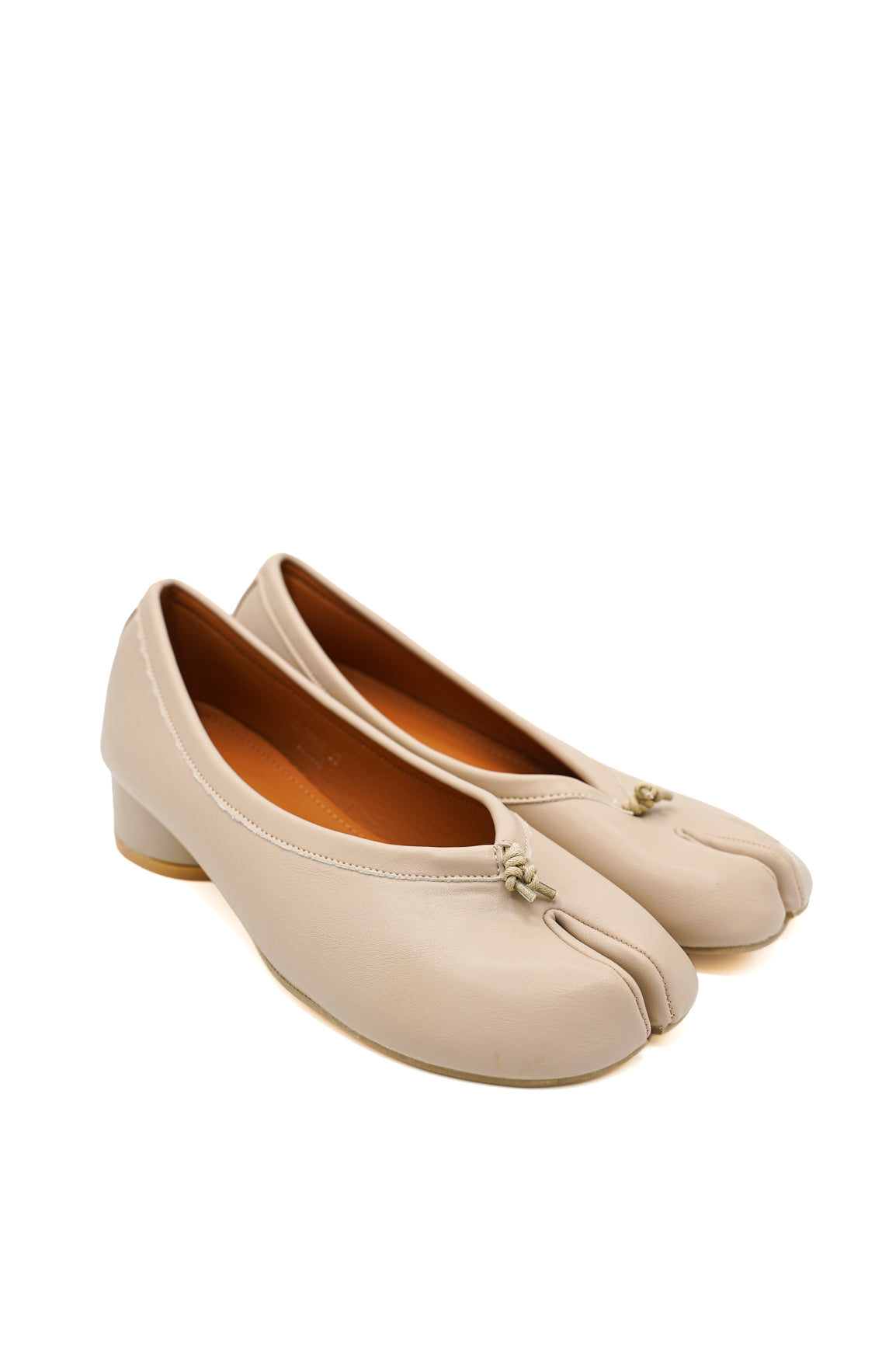 Gaia Shoes Rosaria Ballerine con punta divisa e tacco cilindrico basso