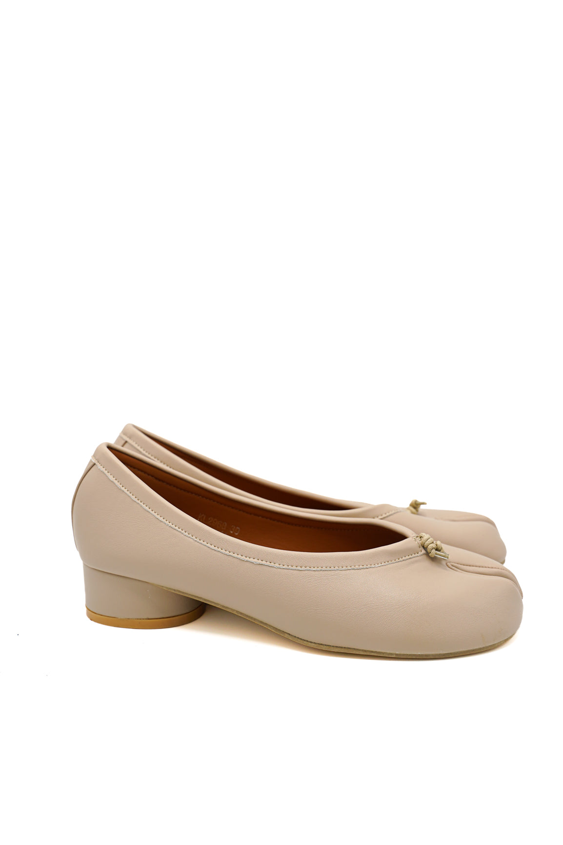 Gaia Shoes Rosaria Ballerine con punta divisa e tacco cilindrico basso