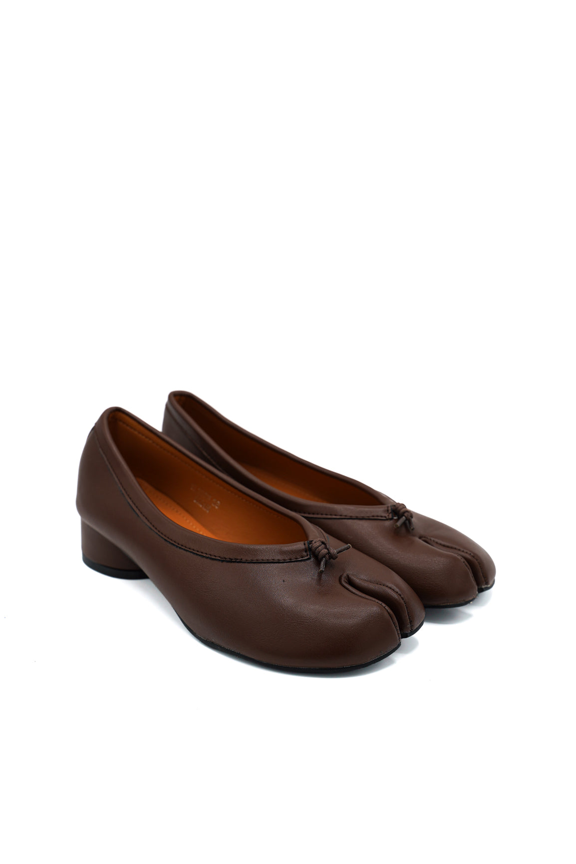 Gaia Shoes Rosaria Ballerine con punta divisa e tacco cilindrico basso