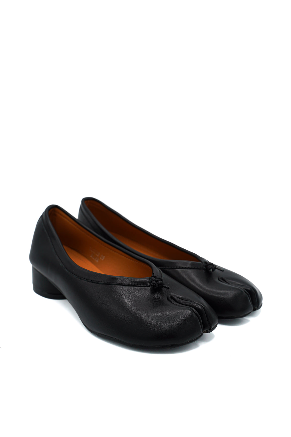 Gaia Shoes Rosaria Ballerine con punta divisa e tacco cilindrico basso