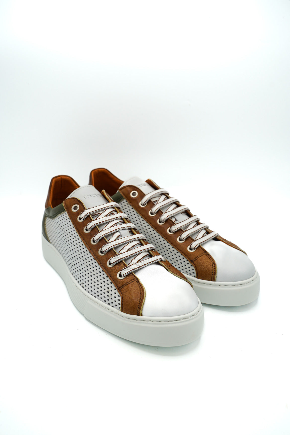 Exton 512 Sneakers uomo in pelle traforata bicolore