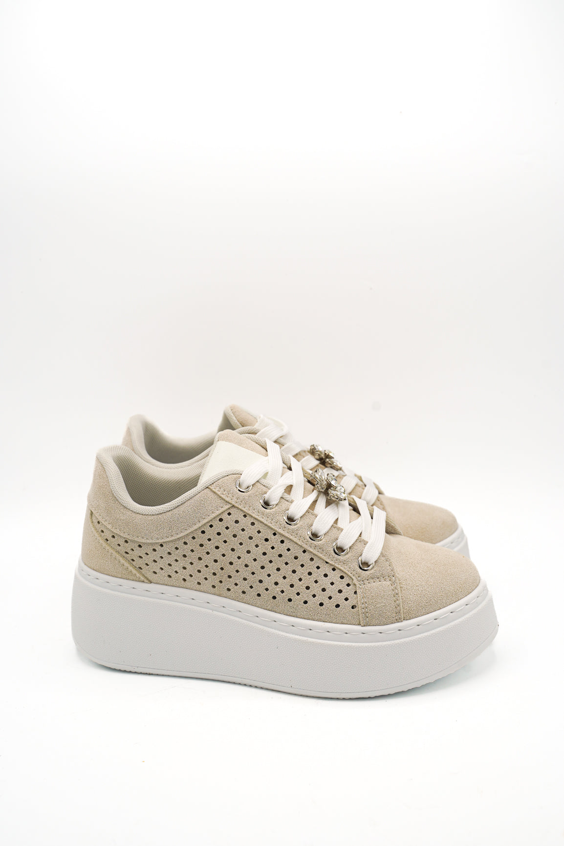 Gaia Shoes E702 Sneakers platform traforate con accessorio gioiello